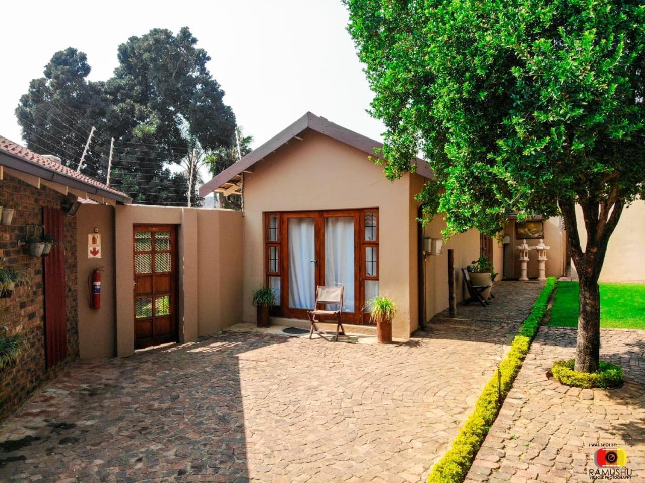 Echo Garden Guesthouse Rustenburg Exterior foto